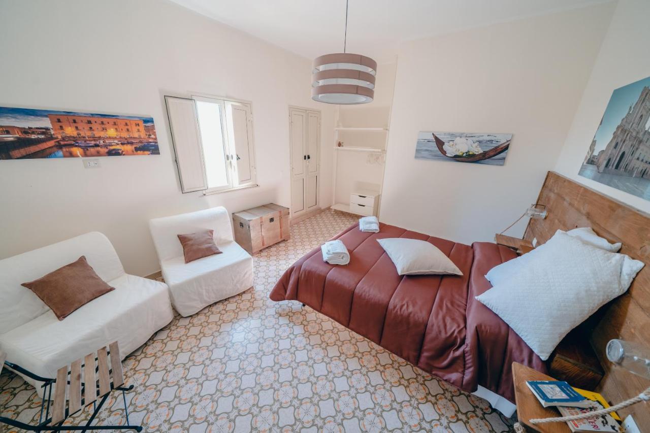 Syracuseapartments Il Mare Di Ortigia Luaran gambar