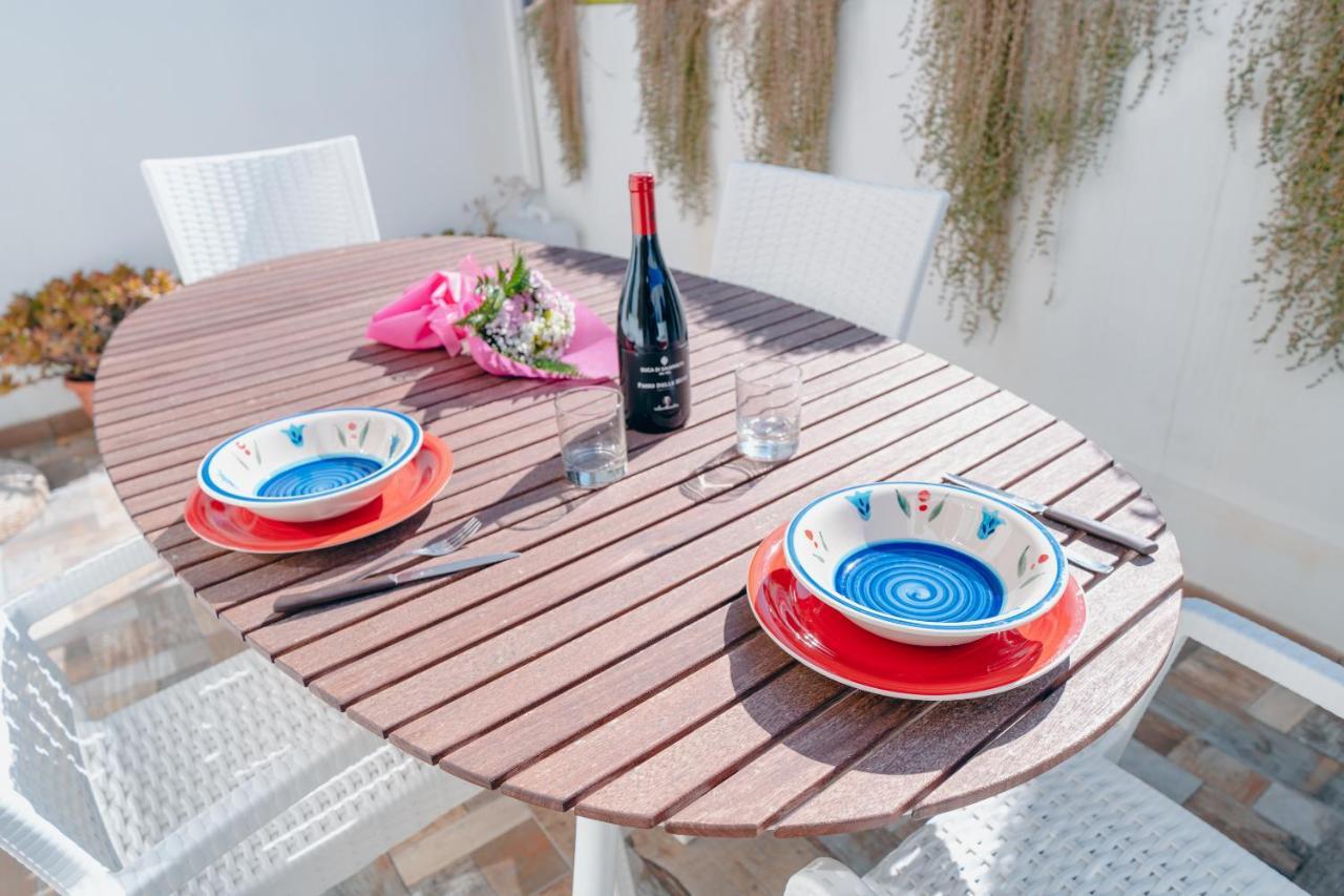 Syracuseapartments Il Mare Di Ortigia Luaran gambar